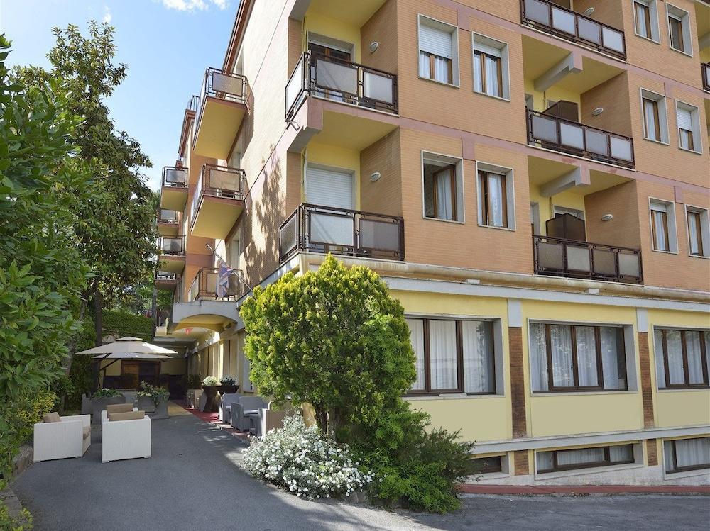 Hotel Attico Chianciano Terme Dış mekan fotoğraf